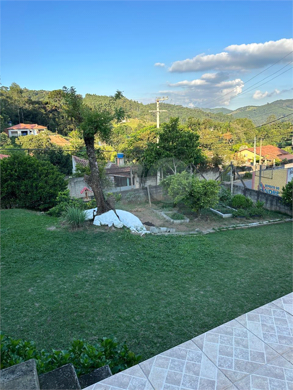 Sítio encantador em Nazaré Paulista – 1.000 m² de terreno, piscina e varanda gourmet
