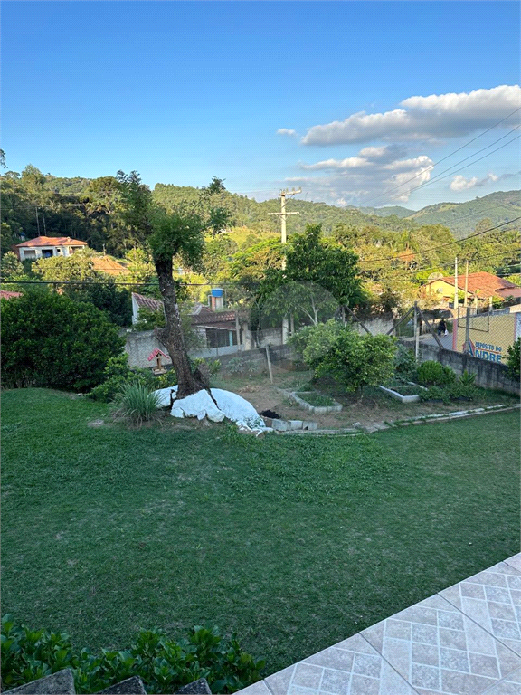 Sítio encantador em Nazaré Paulista – 1.000 m² de terreno, piscina e varanda gourmet