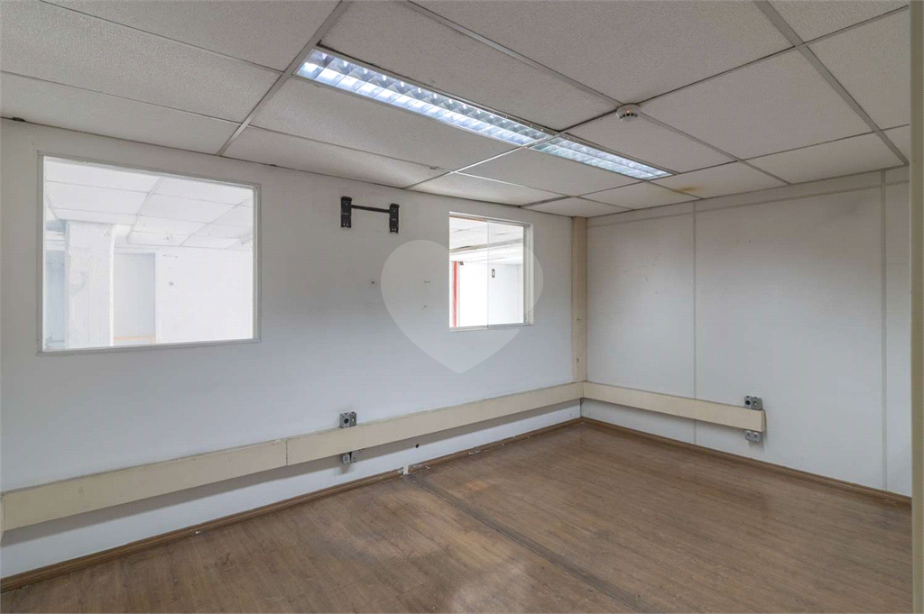 Locação galpão de 1063 m2 e testada de 22,88 metros