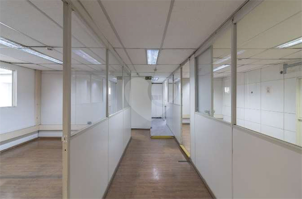 Locação galpão de 1063 m2 e testada de 22,88 metros