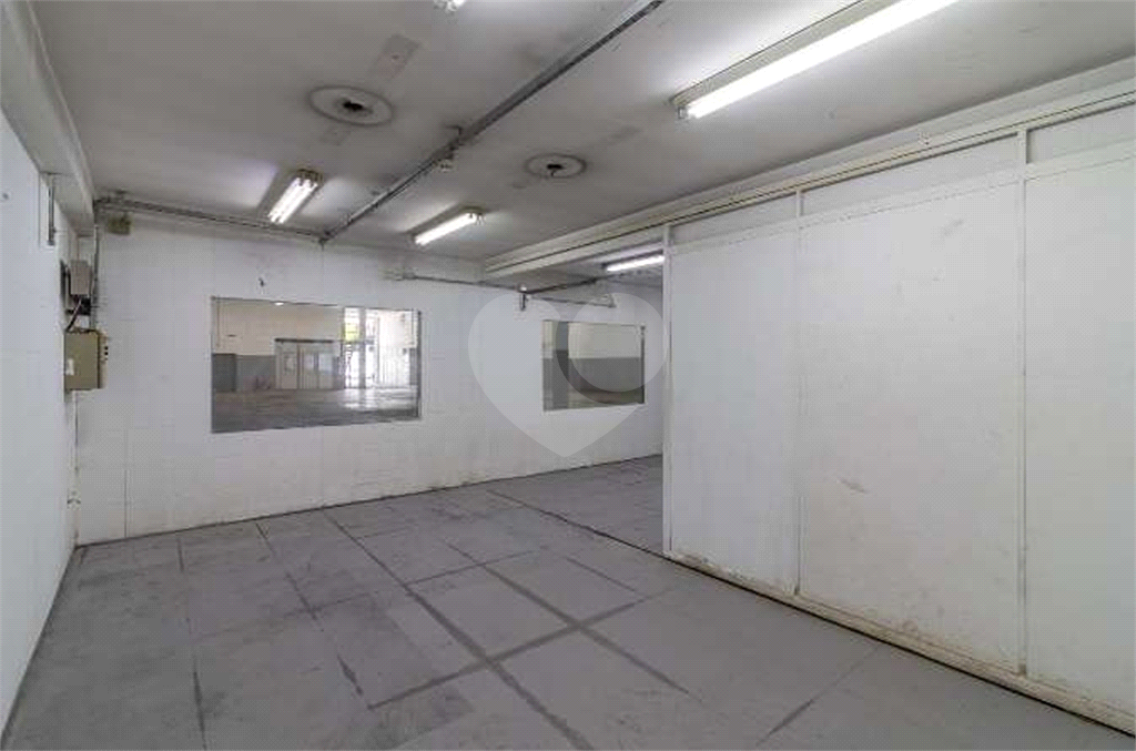 Locação galpão de 1063 m2 e testada de 22,88 metros