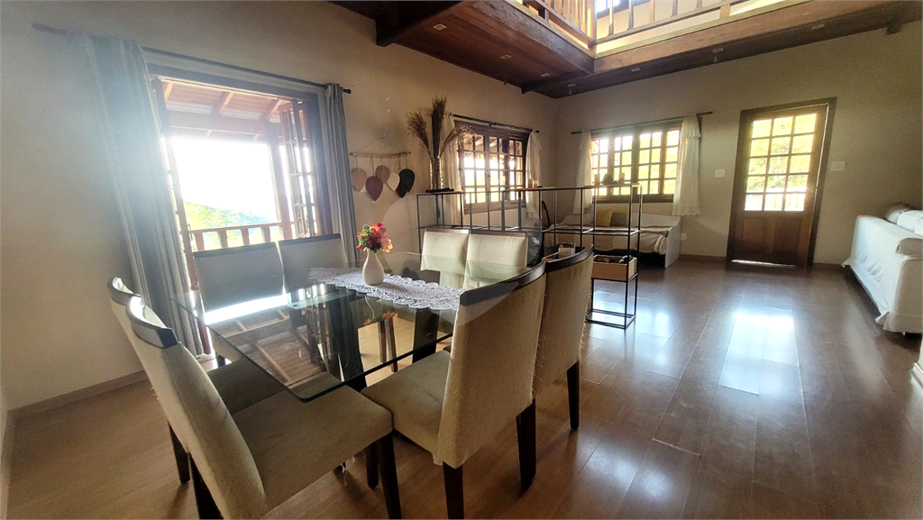 Casa de Condomínio à venda com 4 quartos, 287m² - Foto 3