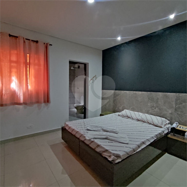 Prédio Comercial com Hotel e Loja à Venda – Região Valorizada da Zona Norte