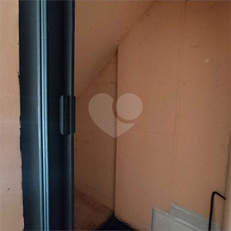 Loja comercial a venda na Avenida Água Fria