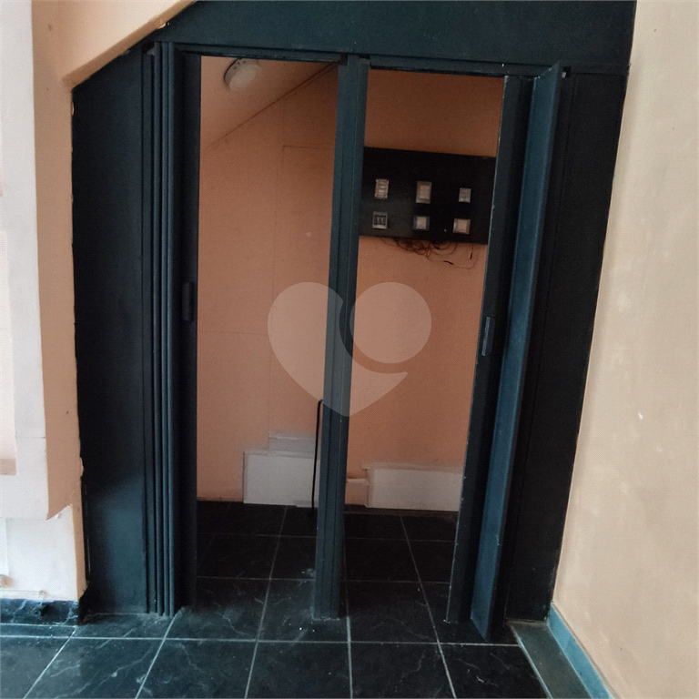 Loja comercial a venda na Avenida Água Fria