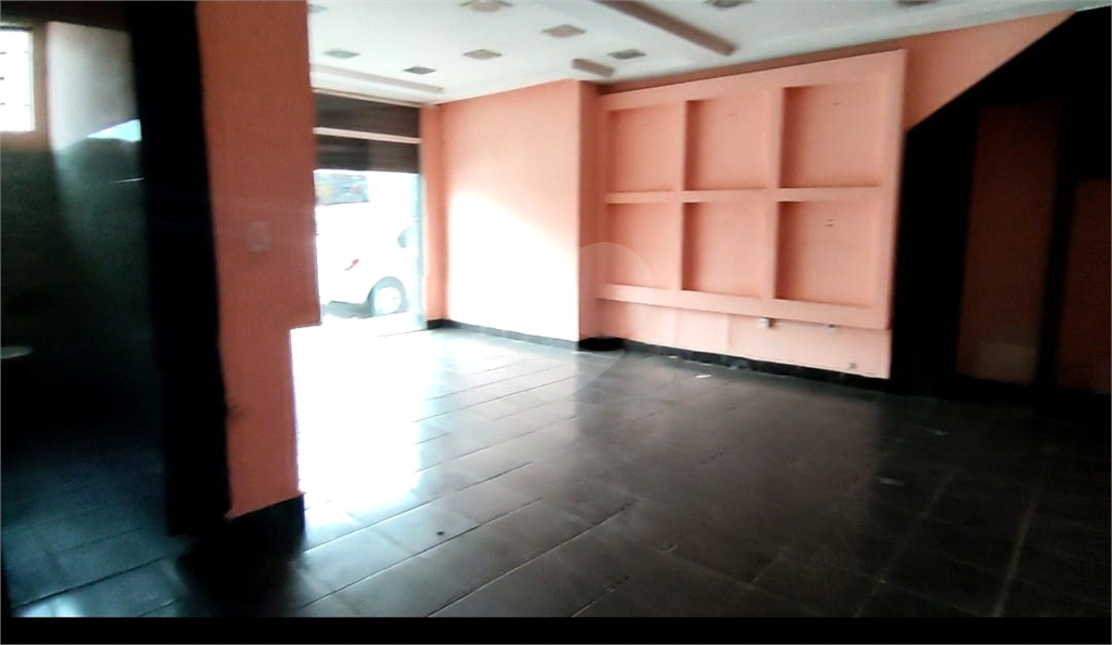 Loja comercial a venda na Avenida Água Fria