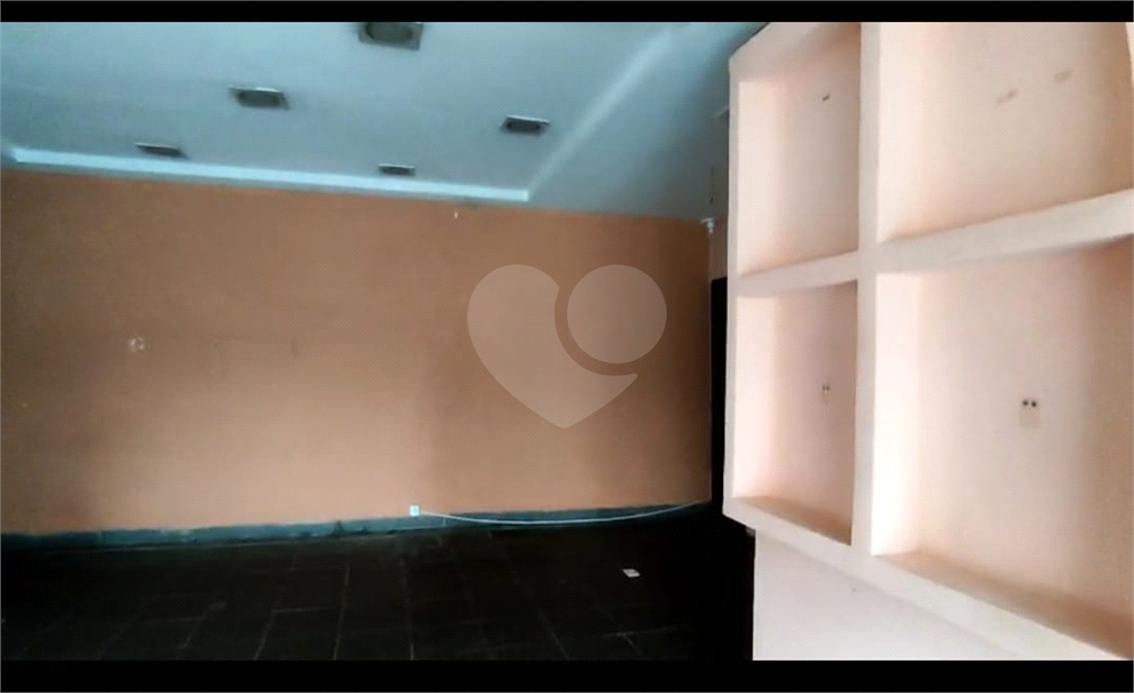 Loja comercial a venda na Avenida Água Fria