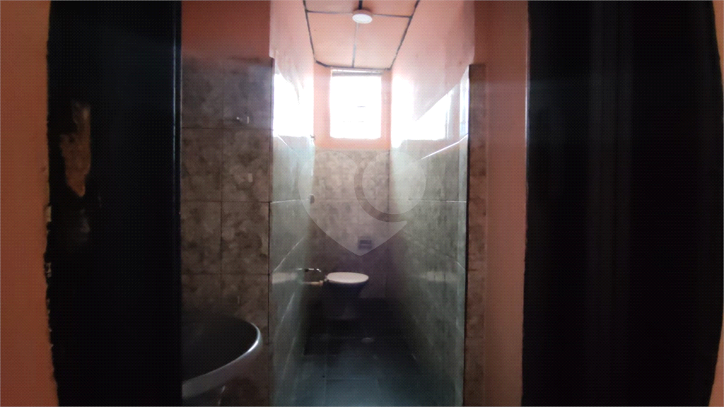 Loja comercial a venda na Avenida Água Fria