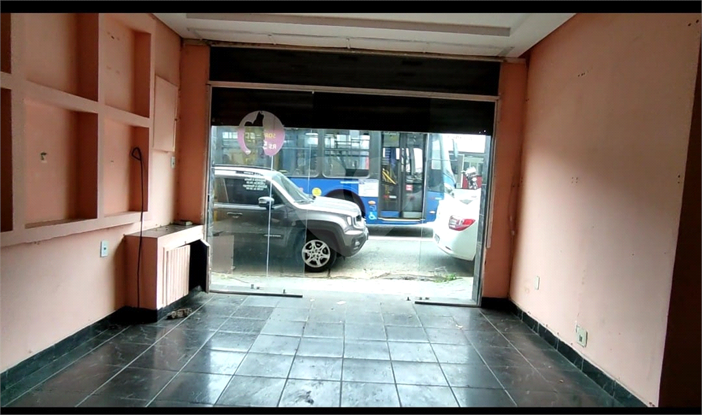 Loja comercial a venda na Avenida Água Fria