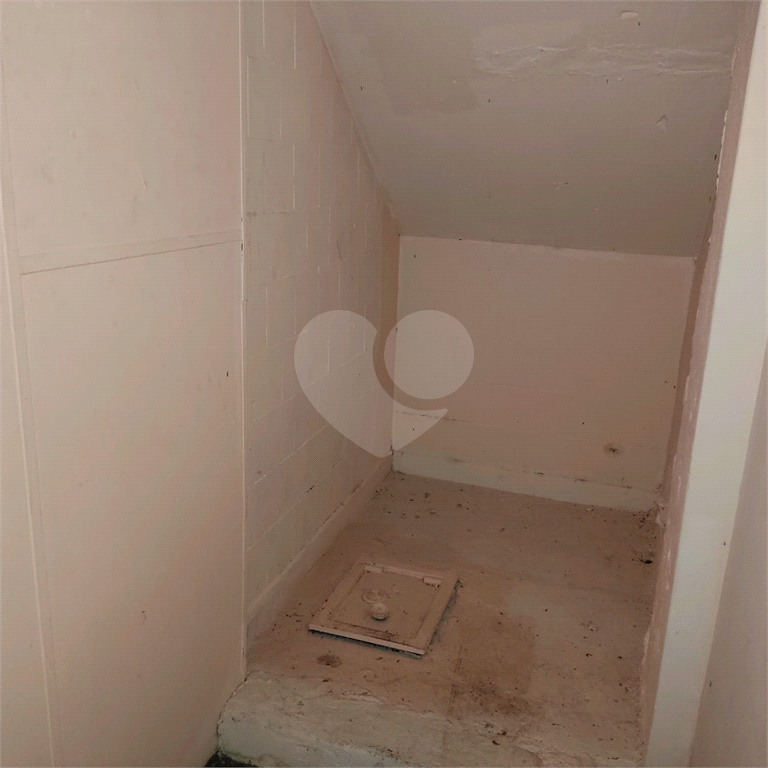 Loja comercial a venda na Avenida Água Fria