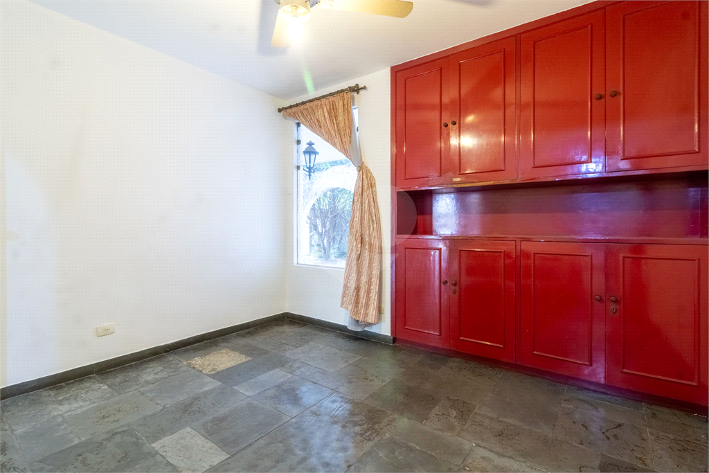 Casa com dois lotes no Alto de Pinheiros