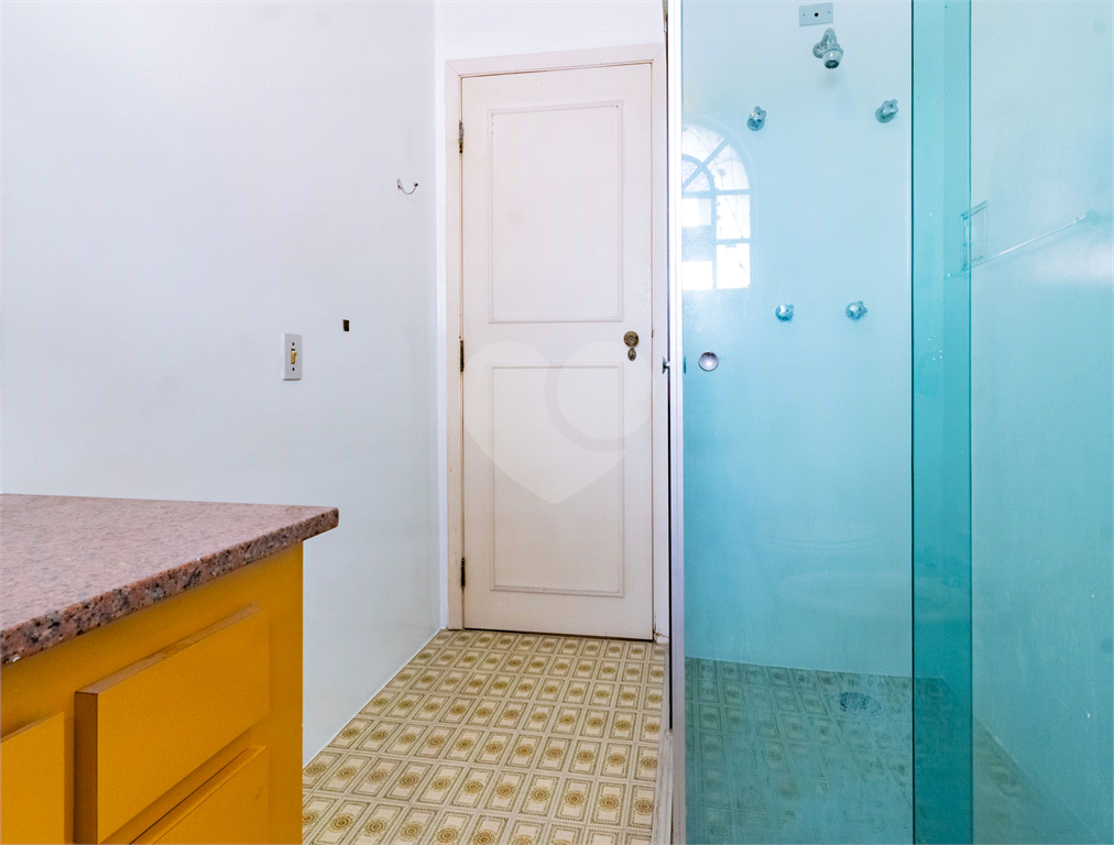 Casa com dois lotes no Alto de Pinheiros