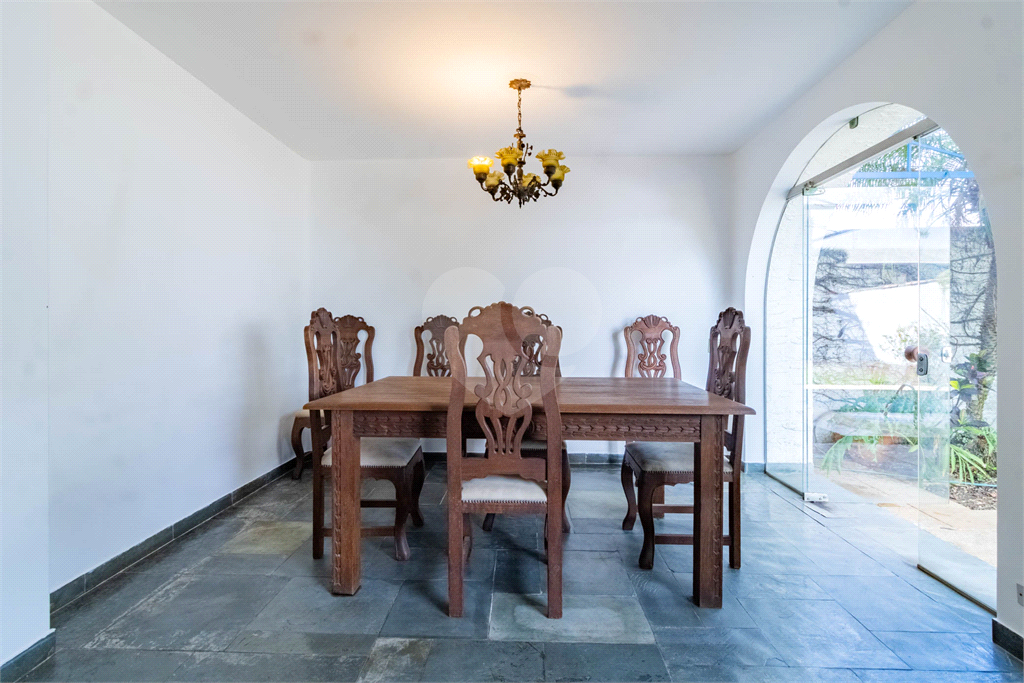 Casa com dois lotes no Alto de Pinheiros