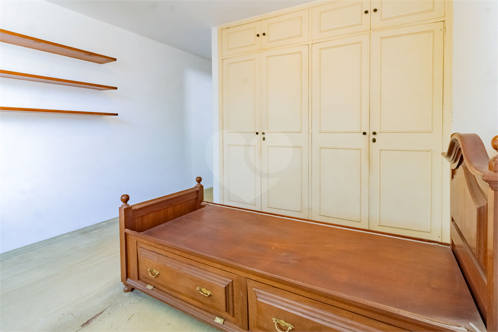 Casa com dois lotes no Alto de Pinheiros