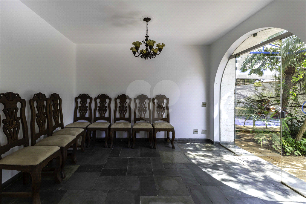 Casa com dois lotes no Alto de Pinheiros