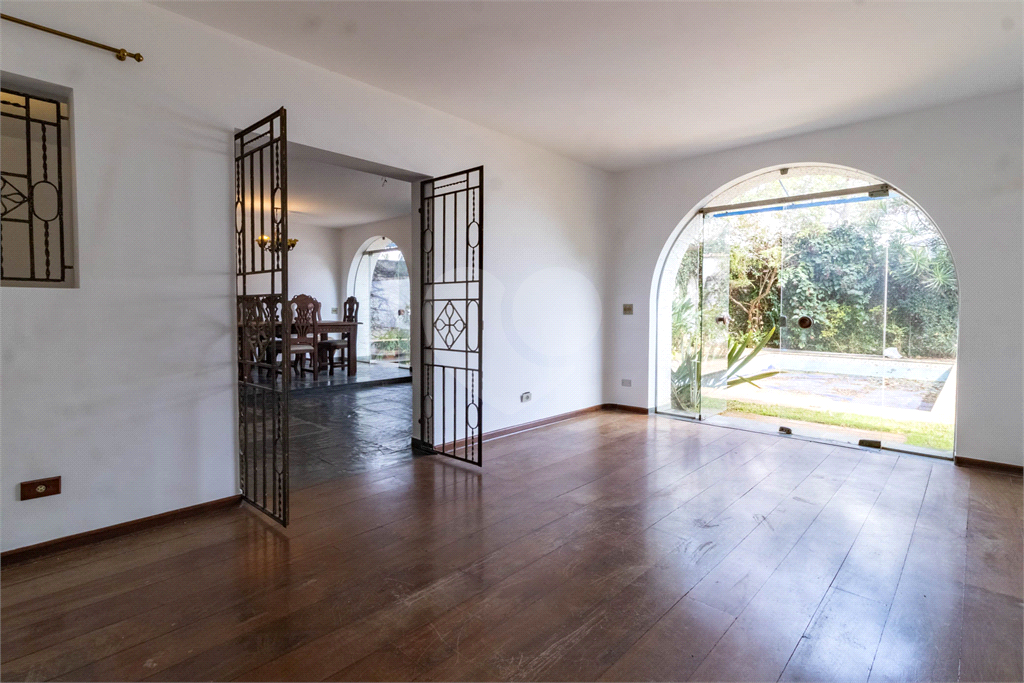 Casa com dois lotes no Alto de Pinheiros