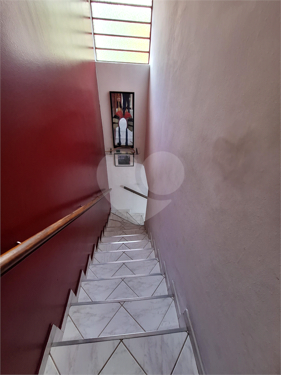 Sobrado gigante no Bairro do Bortolandia seu novo lar atende sua família com 03 dormitórios.