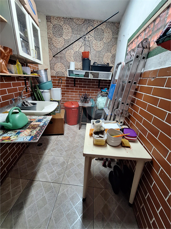 Sobrado gigante no Bairro do Bortolandia seu novo lar atende sua família com 03 dormitórios.