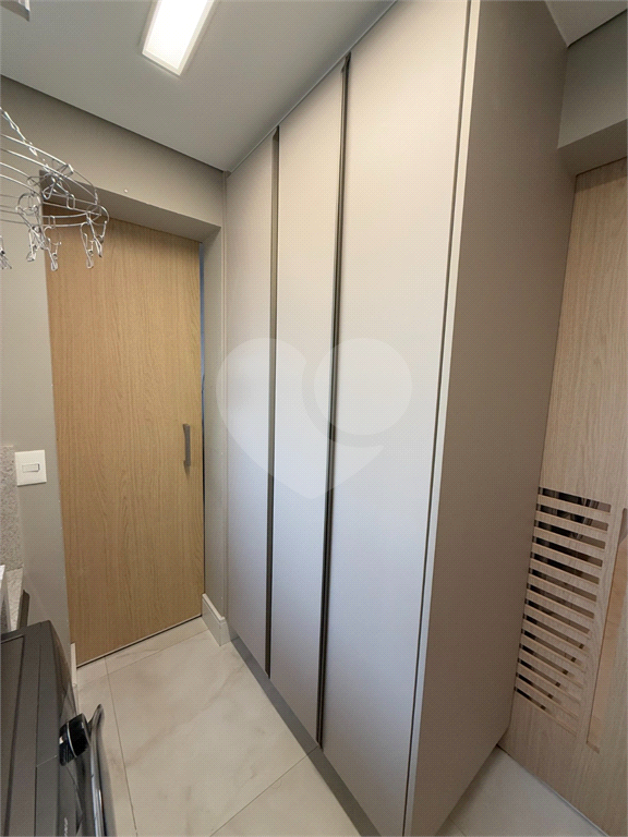 Apartamento mobiliado e reformado em Moema