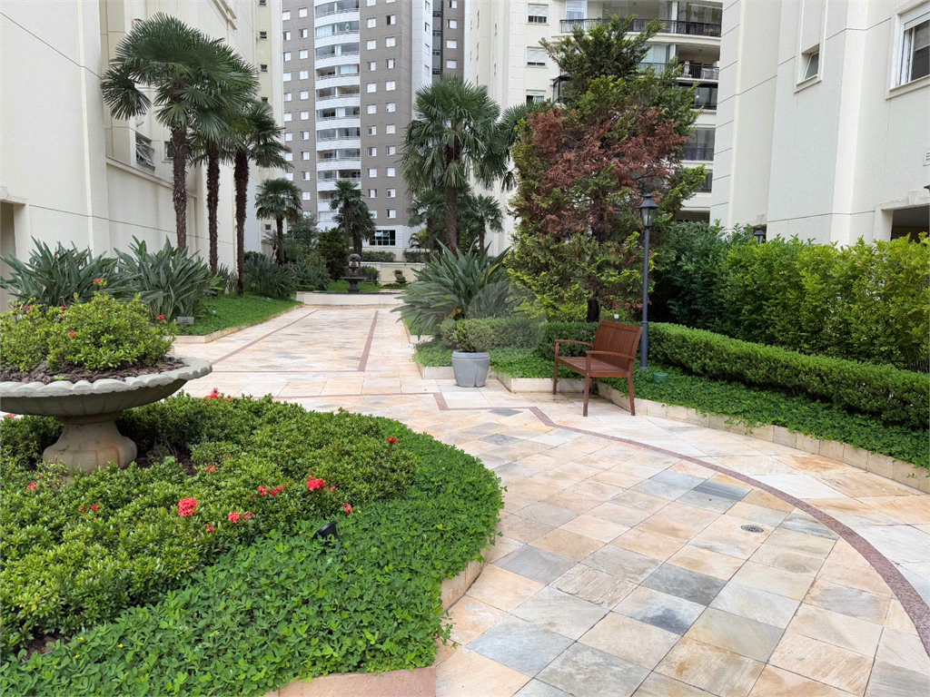 Apartamento mobiliado e reformado em Moema