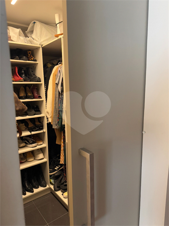 Apartamento mobiliado e reformado em Moema
