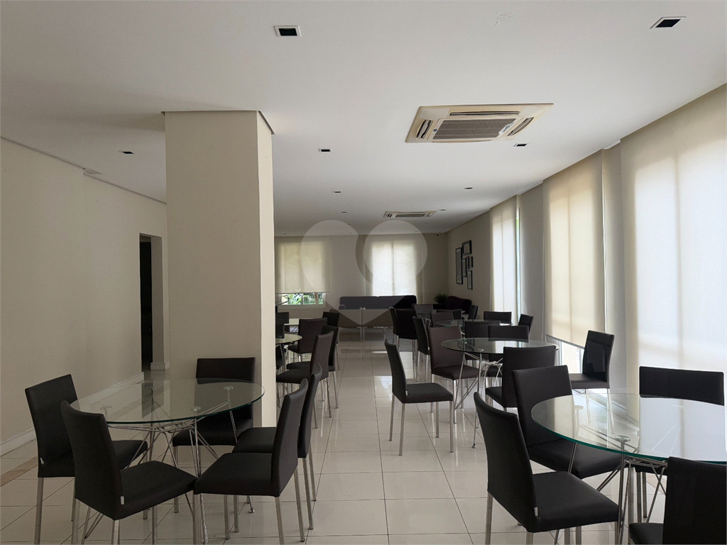 Apartamento mobiliado e reformado em Moema