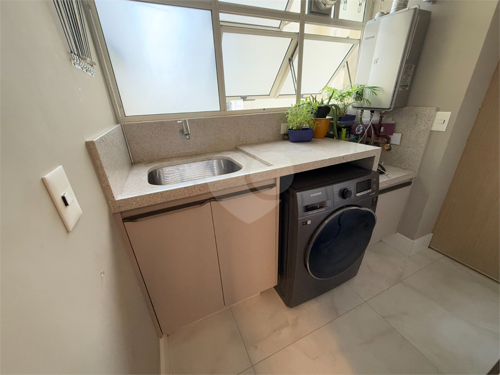 Apartamento mobiliado e reformado em Moema