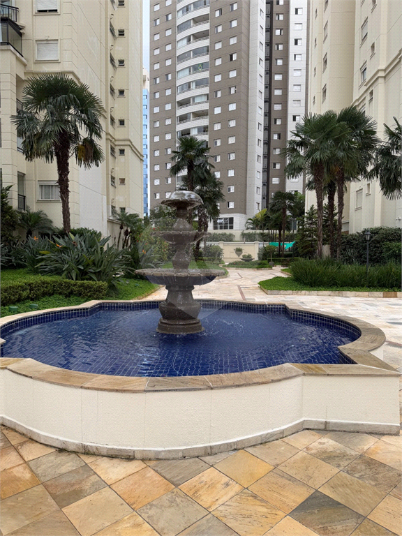 Apartamento mobiliado e reformado em Moema
