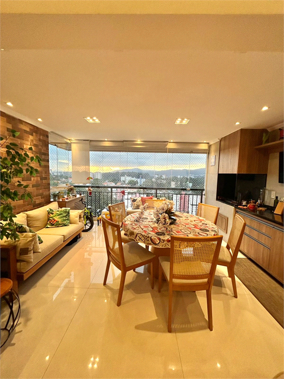 Apartamento varanda gourmet, 100 metros, 3 dormitórios 1 suíte e 2 vagas 