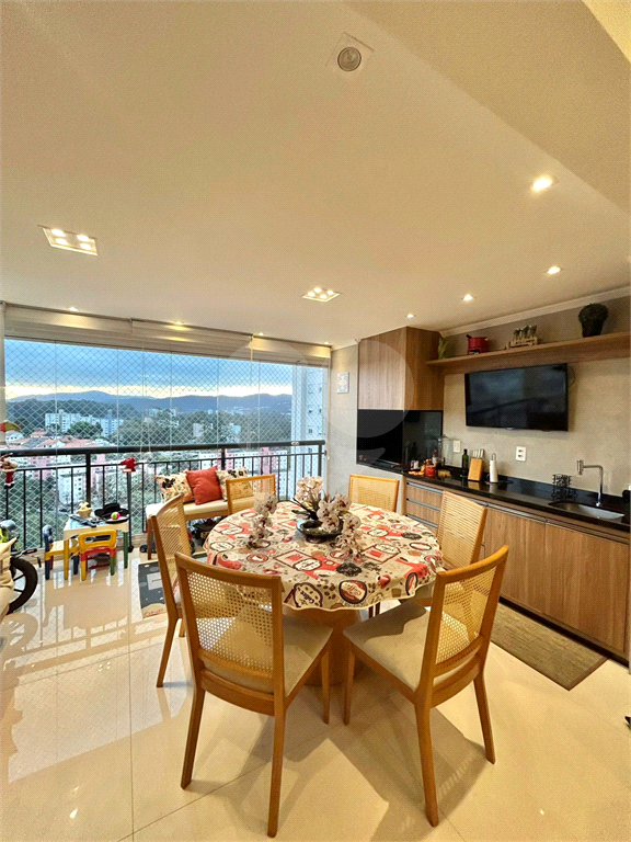 Apartamento varanda gourmet, 100 metros, 3 dormitórios 1 suíte e 2 vagas 