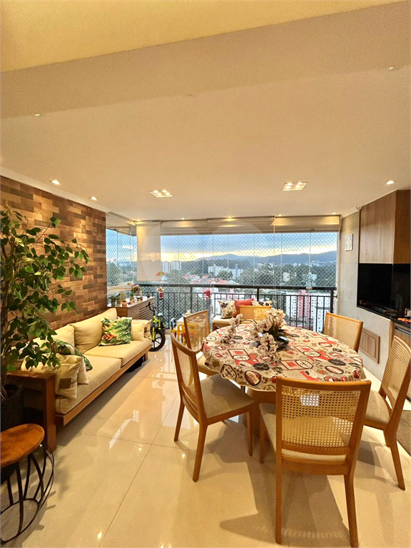 Apartamento varanda gourmet, 100 metros, 3 dormitórios 1 suíte e 2 vagas 