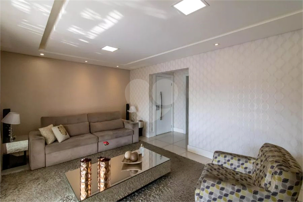 Apartamento à Venda | 137 m² | 4 dormitórios (1 suíte) | 2 vagas na Vila Rosália!