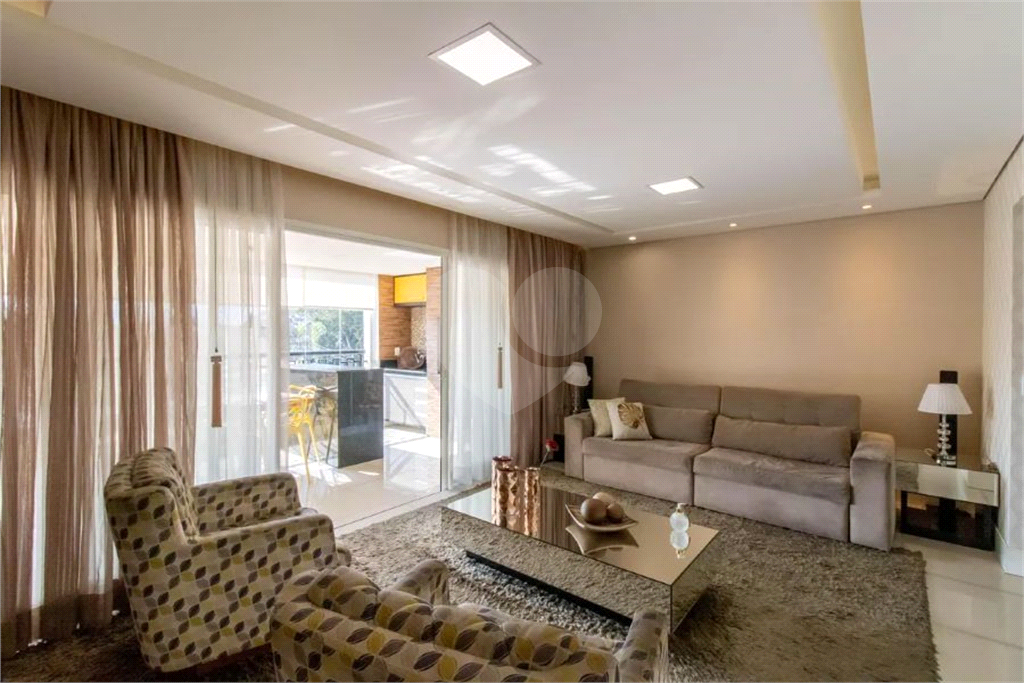 Apartamento à Venda | 137 m² | 4 dormitórios (1 suíte) | 2 vagas na Vila Rosália!