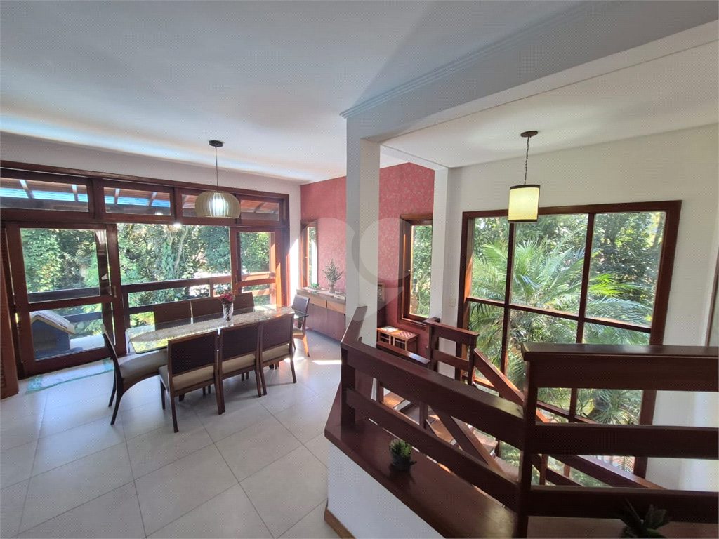 Casa de Condomínio à venda com 3 quartos, 262m² - Foto 9