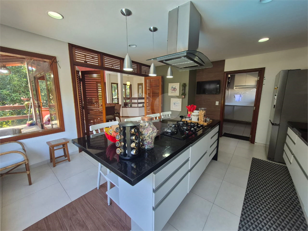 Casa de Condomínio à venda com 3 quartos, 262m² - Foto 3