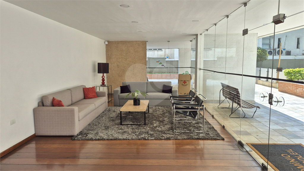 Apartamento em Moema Pássaros - reformado - com 2 quartos sendo 1 suíte - 1 vaga
