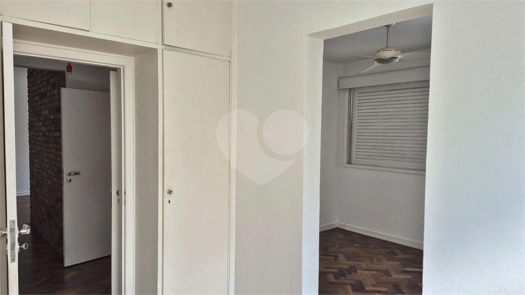 Apartamento em Moema Pássaros - reformado - com 2 quartos sendo 1 suíte - 1 vaga