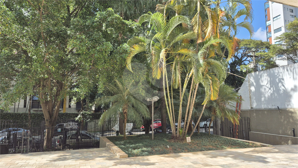 Apartamento em Moema Pássaros - reformado - com 2 quartos sendo 1 suíte - 1 vaga