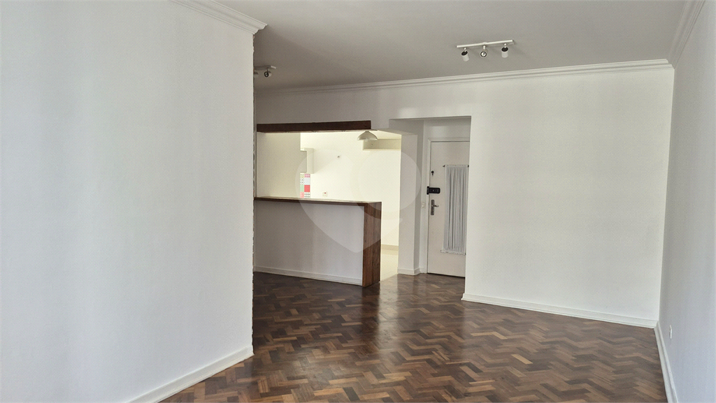 Apartamento em Moema Pássaros - reformado - com 2 quartos sendo 1 suíte - 1 vaga