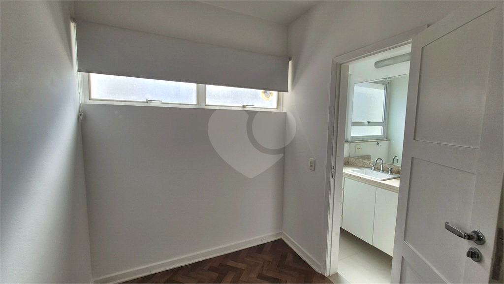 Apartamento em Moema Pássaros - reformado - com 2 quartos sendo 1 suíte - 1 vaga