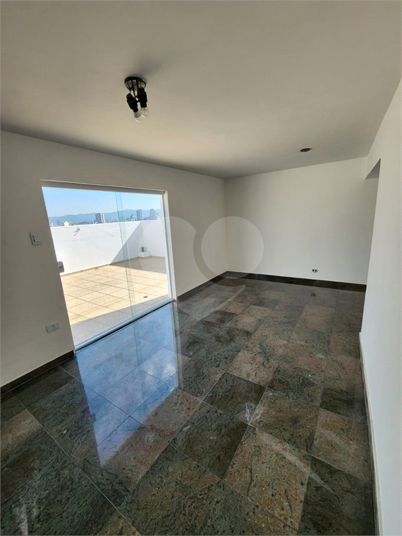 Cobertura Exclusiva à Venda – 146m² totalmente reformada!