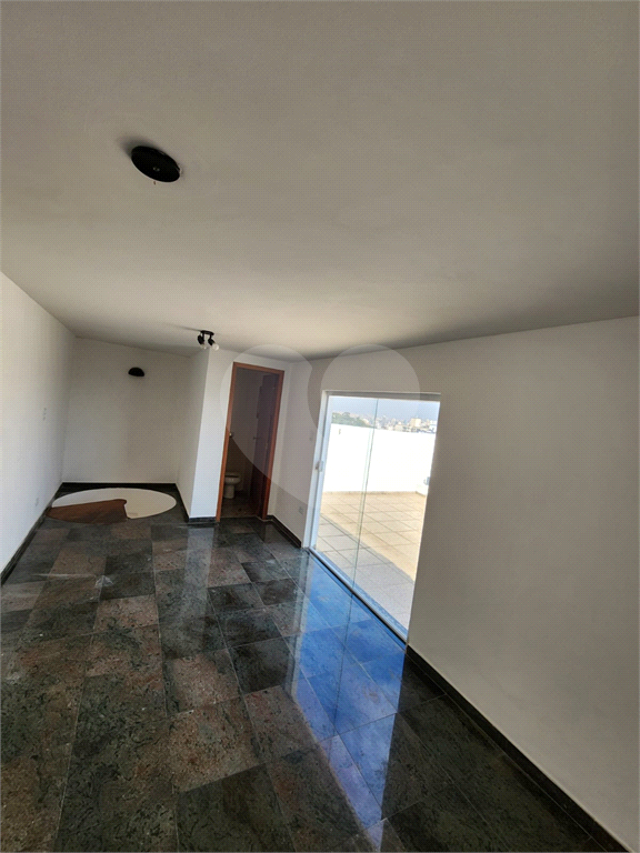 Cobertura Exclusiva à Venda – 146m² totalmente reformada!