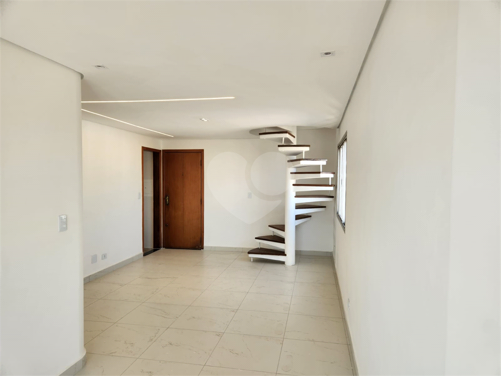Cobertura Exclusiva à Venda – 146m² totalmente reformada!