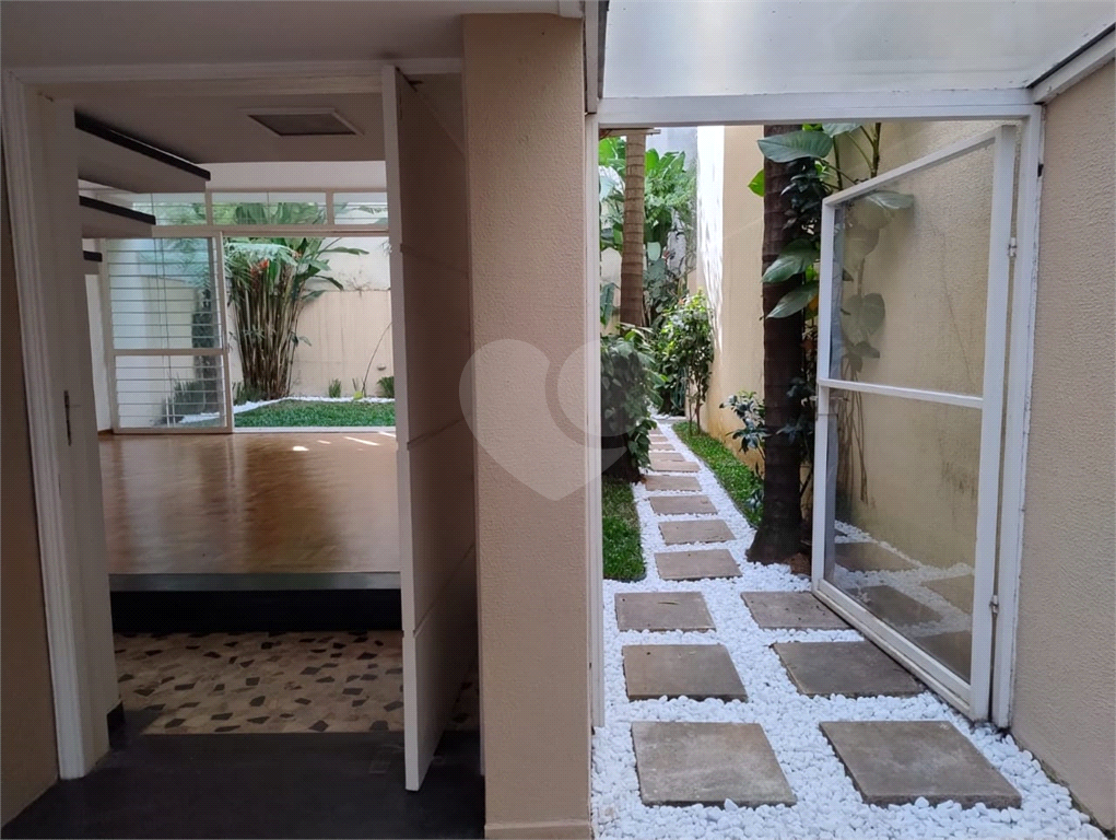 Casa locação Comercial Campo Belo 200m² ao lado do metro Campo Belo