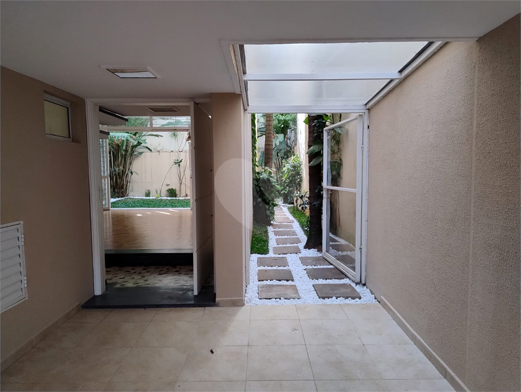 Casa locação Comercial Campo Belo 200m² ao lado do metro Campo Belo