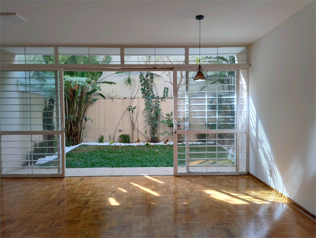 Casa locação Comercial Campo Belo 200m² ao lado do metro Campo Belo