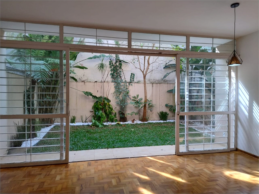 Casa locação Comercial Campo Belo 200m² ao lado do metro Campo Belo