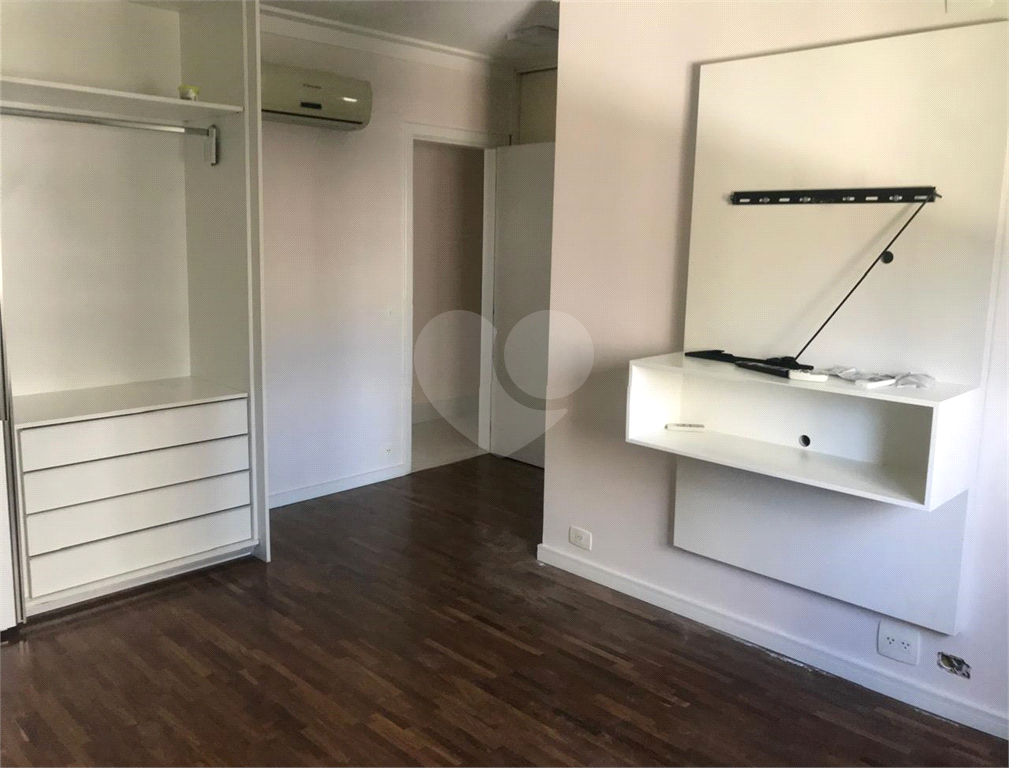APARTAMENTO em VILA OLÍMPIA
