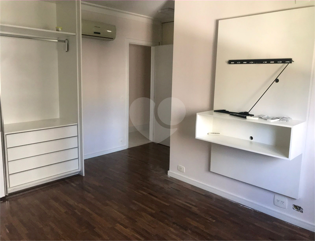 APARTAMENTO em VILA OLÍMPIA