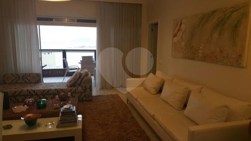 APARTAMENTO em VILA ALZIRA